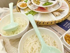 -花馬肆.云南过桥米线(汉神购物广场现场熬汤店)