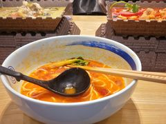 -花馬肆.云南过桥米线(汉神购物广场现场熬汤店)