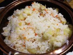 土豆焖饭-滇香肴·云南菜蒸汽石锅鱼(云南北路店)