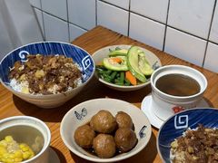 -红猪卤肉饭(大西洋美食城店)