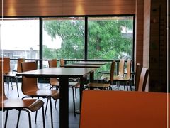 靠窗位-麦当劳(漳州二路店)
