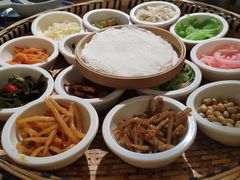 -包整·丝娃娃(一览甲秀楼风景店)