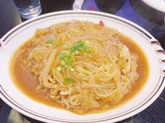 东北酸菜炒粉条-雪乡人家东北菜·铁锅炖一切(高斯路店)