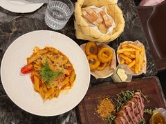 -LESCEDARS Brasserie Bistro香柏树