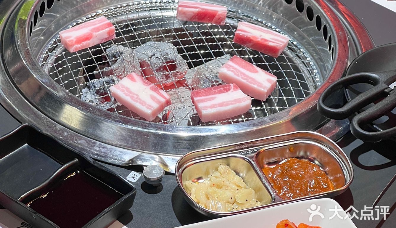 东莞首家肉祭烧肉 一番