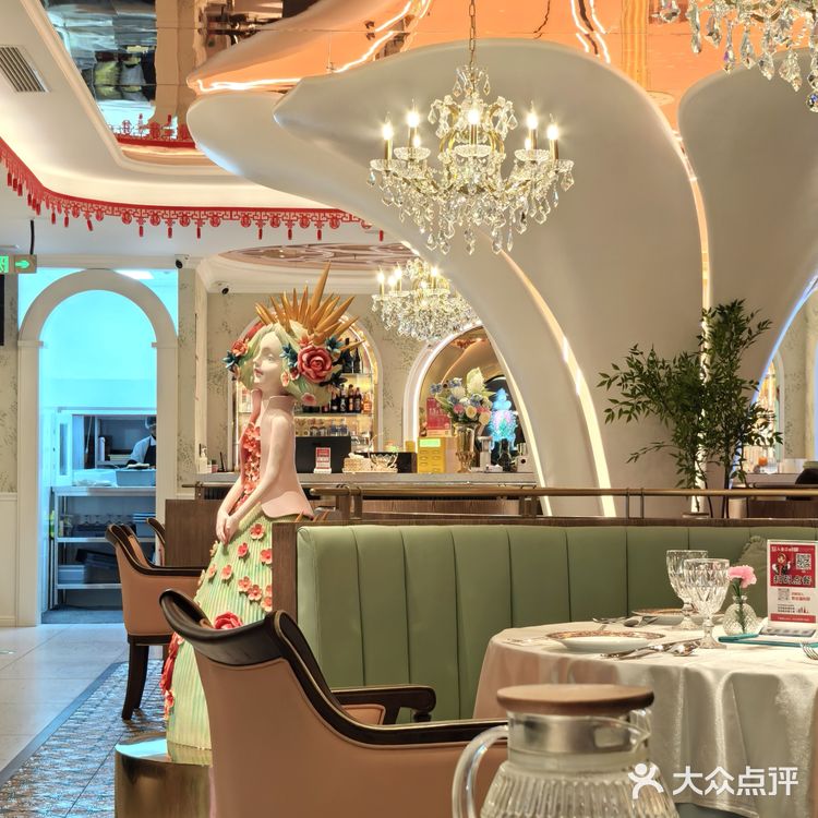 一秒穿越到莫斯科❗有俄罗斯小姐姐驻唱的俄餐❗