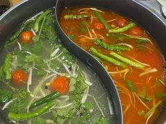 -苗阿哥酸汤牛肉火锅(体育场店)