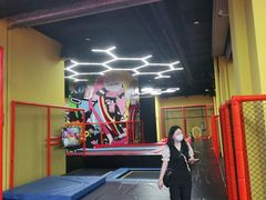 -爱蹦iBOON蹦床运动馆(江汉店)