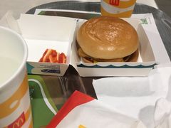 -麦当劳(轻轨曹杨路店)