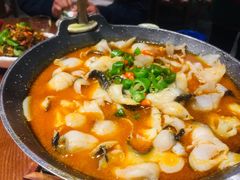 思茅酸汤鱼片-老滇山寨•云南特色菜•地方菜•民族风情歌舞表演(金碧店)