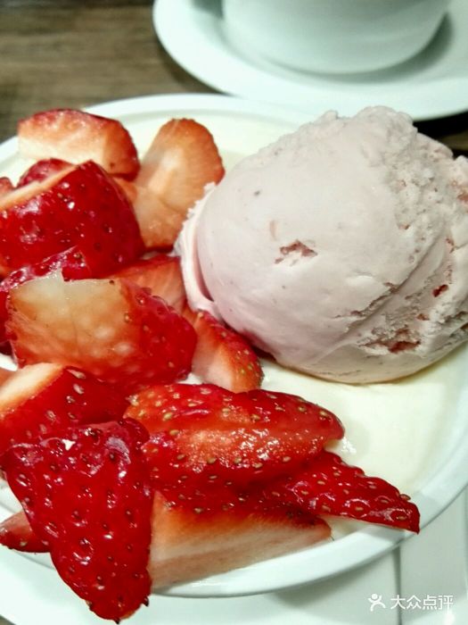 诚记甜品(无 锡苏宁广场店)草莓双皮奶图片