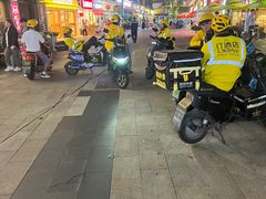 -宝龙城(杭州滨江店)