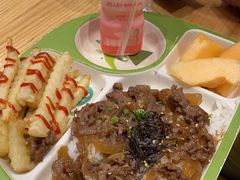 -暖食光·台式家庭餐厅·生日主题店(万达店)
