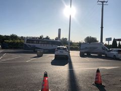 -窦店服务区-停车场