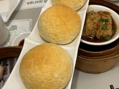 酥皮焗叉烧包-添好运点心专门店(深水埗店)