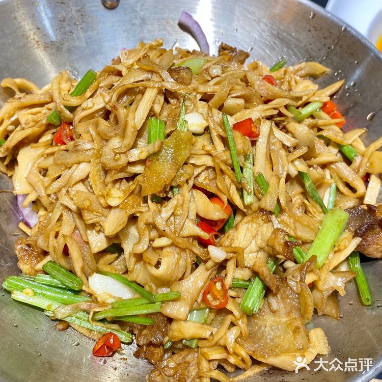 只有我发现了藏在民生路的这家川菜馆吗?狂喜!