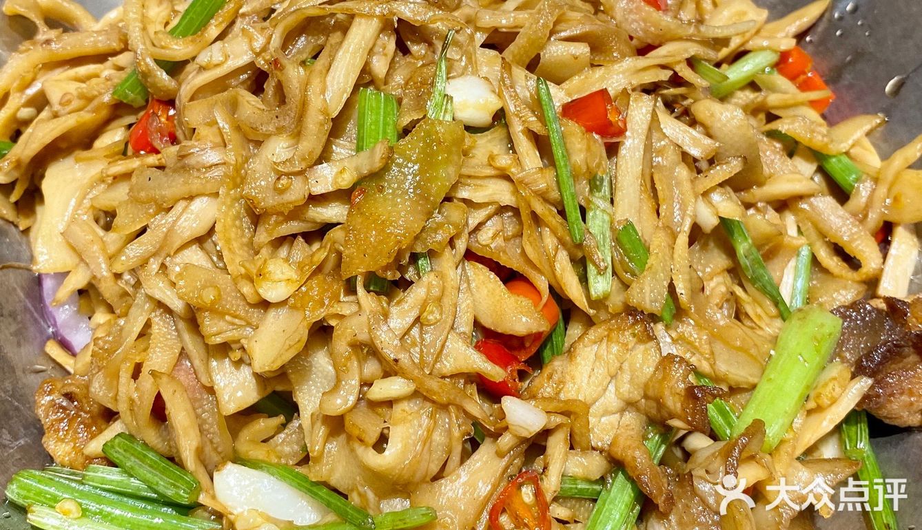 只有我发现了藏在民生路的这家川菜馆吗？狂喜！