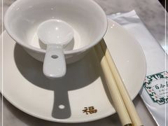 -香港百合居(LCM置汇旭辉广场店)