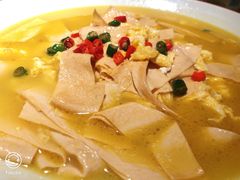 菜油柴蛋煮鲜豆皮-雲蜀龙阁·金牌水煮鱼(方庄店)