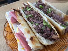 标准火烧-金诚张妈妈羊汤·驴肉火烧(旧宫佳和园店)
