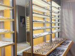 -优医视平价眼镜蔡司依视路折扣工厂店(德胜门店)