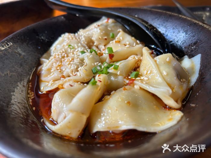 归蜀第成都串串料理(梅花路店)红油抄手图片