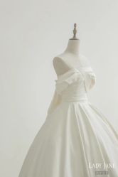 -Lady  Jane高端婚纱礼服馆