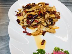 -蔼若春.传承三十年云南菜(金碧公园店)