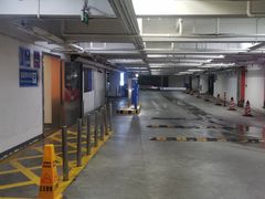 -大宁国际商业广场-地下停车库