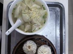 -绿杨馄饨临顿路店