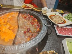 -宽板凳老灶火锅(台湾街店)
