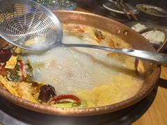 -洱火云南酸菜牛肉火锅(石景山当代商城店)