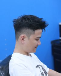 -东方先生国潮男士理发馆