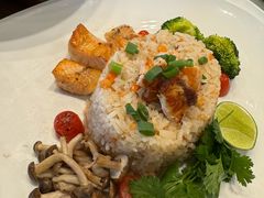 -Chom Cafe and Restaurant