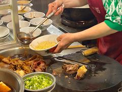 -松树干拌面店