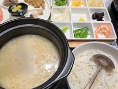 -云海肴·汽锅鸡·云南菜(天山百盛优客店)