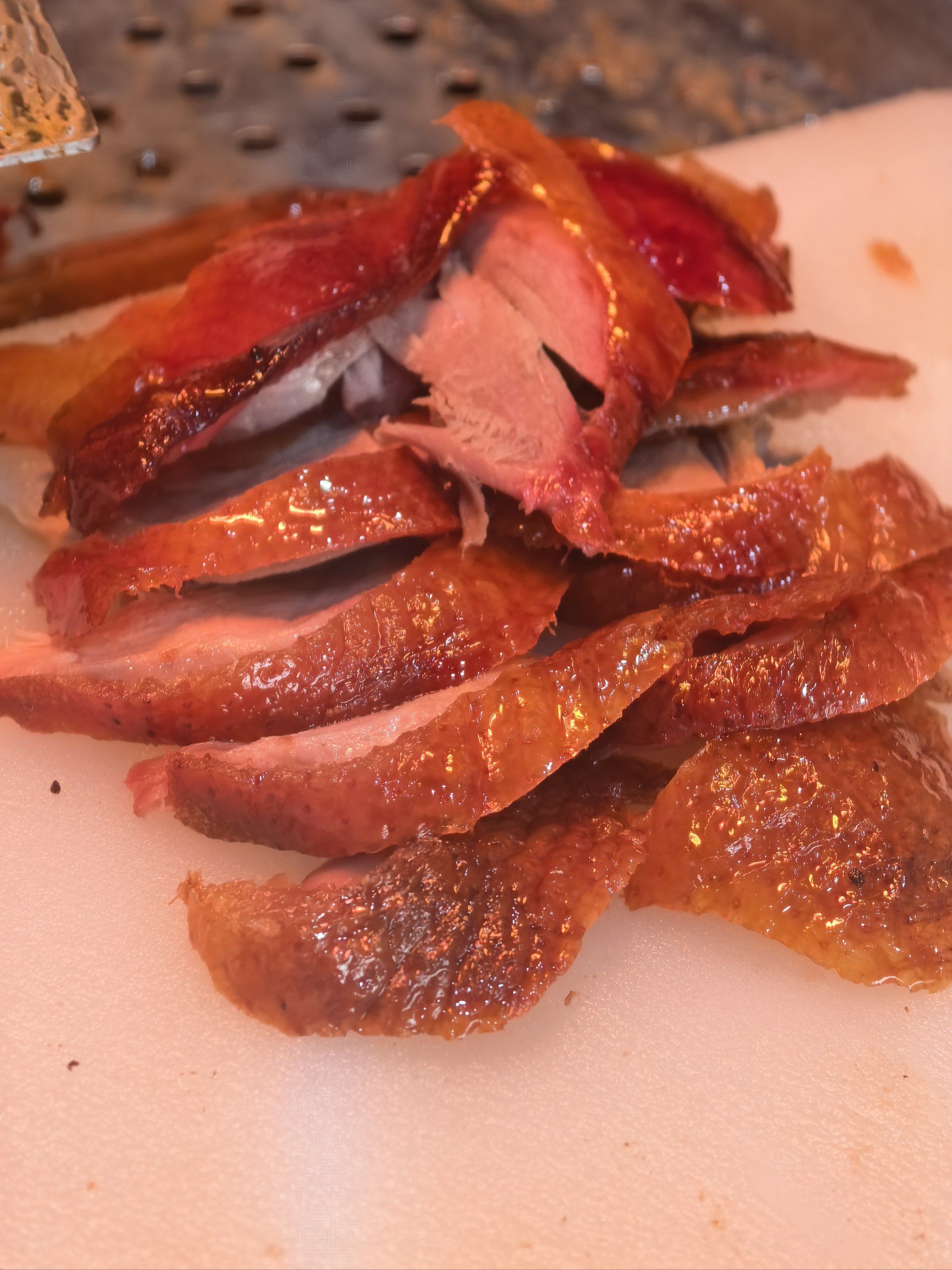 孩子们是真的喜欢吃烤鸭,现烤出来的,酥酥脆脆