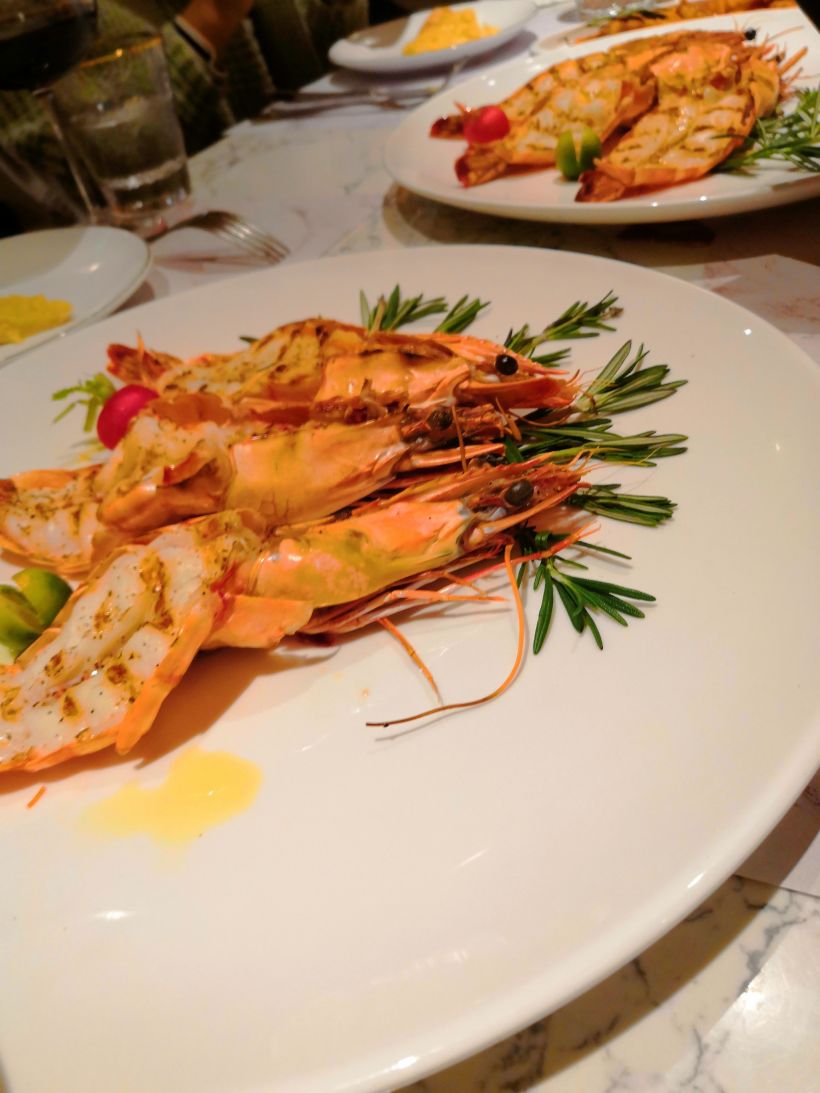 虎头虾个头很大,肉质紧实