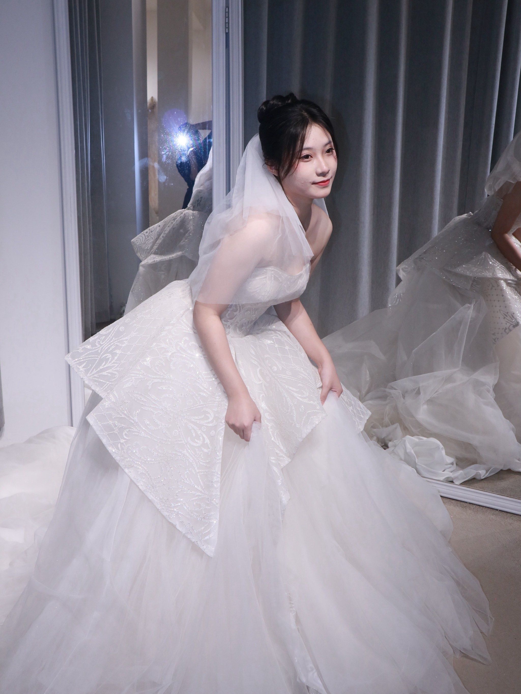 好喜欢这套抹胸婚纱