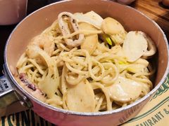德式扒板海鲜炒面-马迭尔德式西餐精酿啤酒屋(中央大街店)
