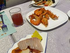 -亚洲国际大酒店·云顶阁旋转自助餐厅