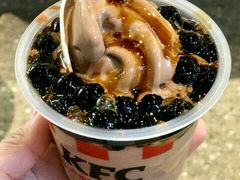 比利时黑巧榛子冰淇淋圣代-肯德基(燕岭店)