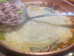 -洱火云南酸菜牛肉火锅(石景山当代商城店)