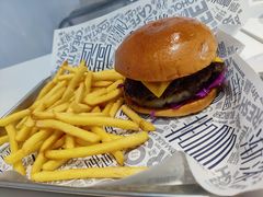 -TRIPS BURGER(大钟寺店)