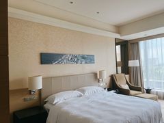 -广州花都皇冠假日酒店