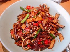 腊香干炒耳尖-绿茵小镇中西餐厅(五岭店)