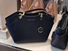 -卡斯特罗马诺名品奥特莱斯