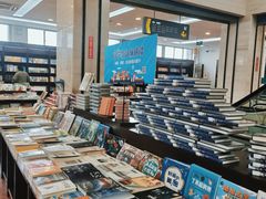 -新华书店(泉城路店)