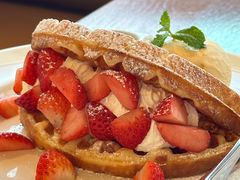 -ROAST coffee & eatery
