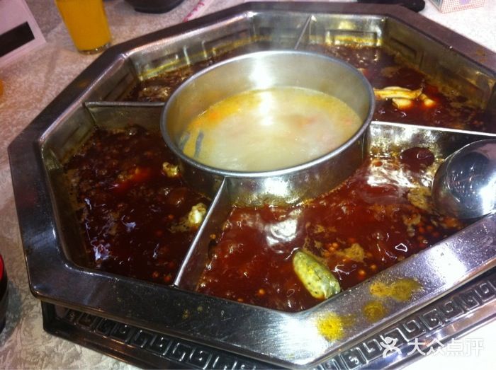 重庆孔亮火锅(青年路店)清汤鸳鸯锅底图片